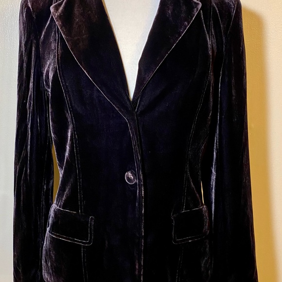 Jones New York Jackets & Blazers - Jones NewYork Black velvet blazer size  10 vintage